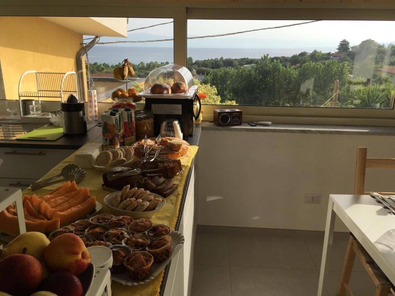 B & B Il Giardino Sul Mare Briatico Eksteriør billede
